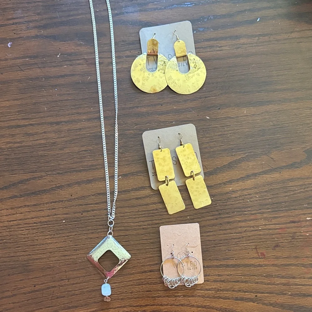 Chic Gold and Silver Geometric Earrings - Picture 1 of 5